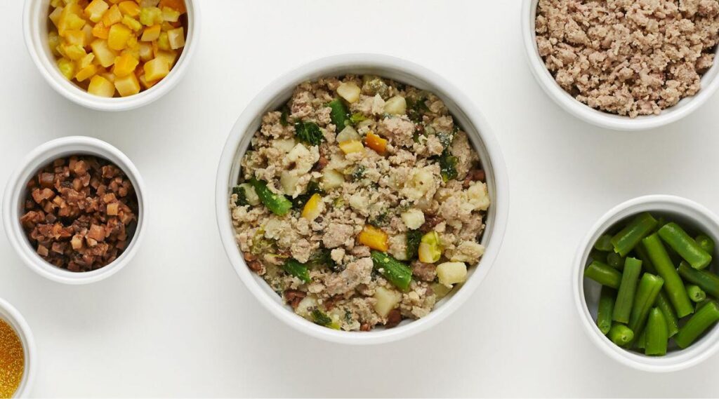 Los alimentos e ingredientes de Nom Nom están planos